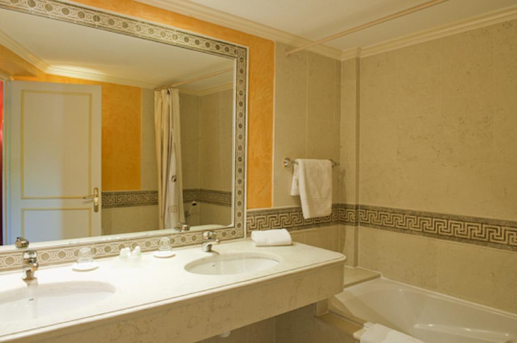 Hotel Restaurant Palais Cardinal แซงต์เตมีลียง ห้อง รูปภาพ